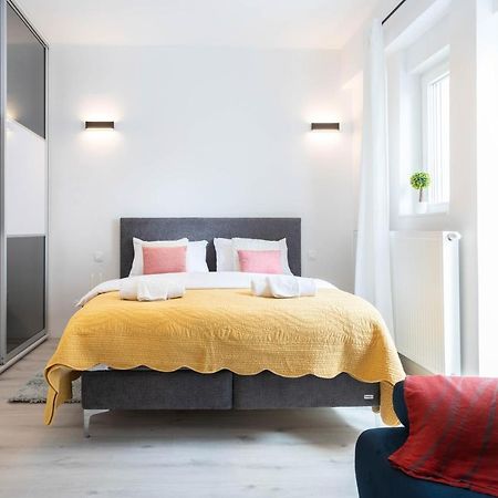 Appartement Design Triplex In The City Center With A Balcony à Zagreb Extérieur photo