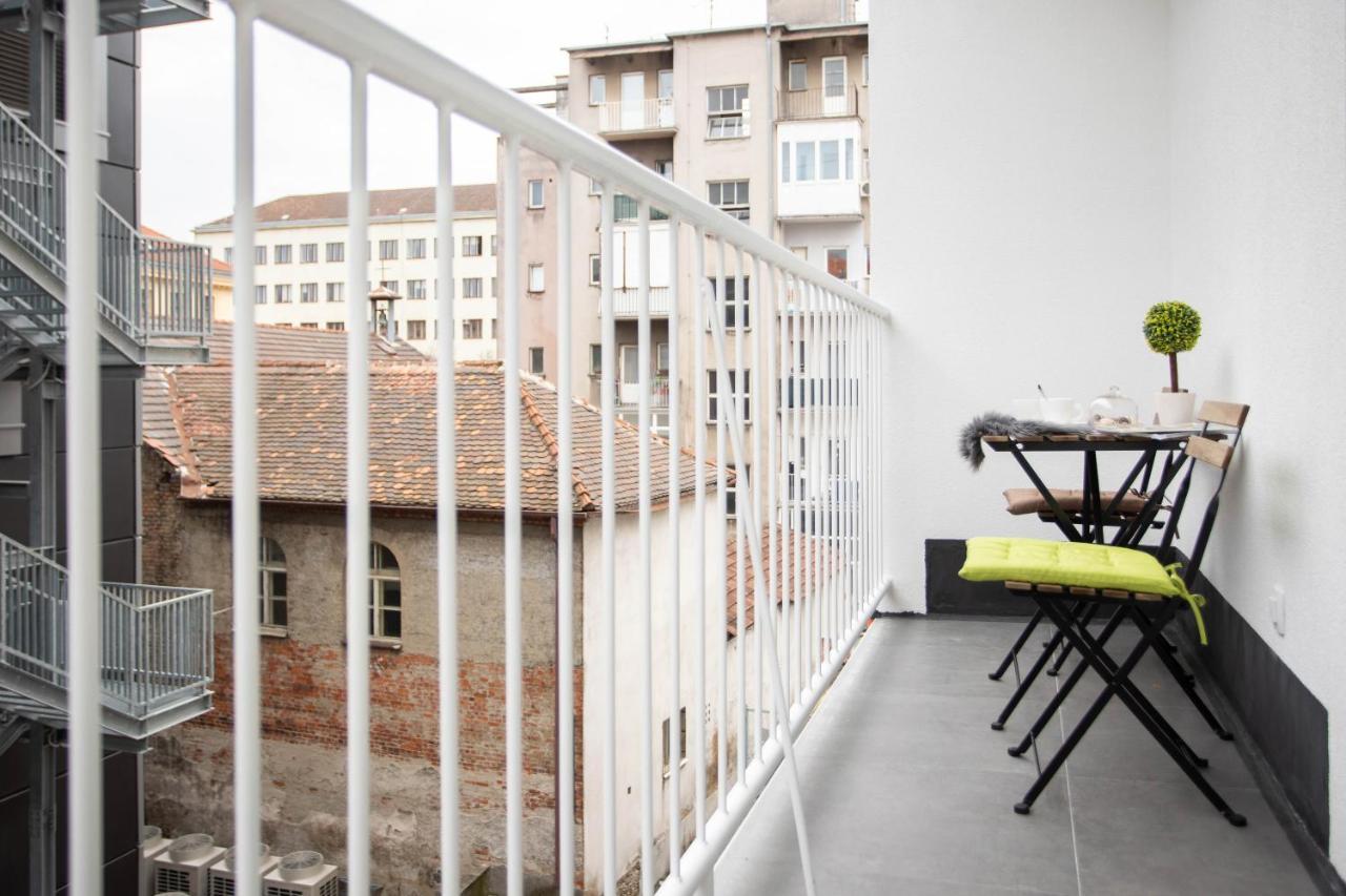 Appartement Design Triplex In The City Center With A Balcony à Zagreb Extérieur photo