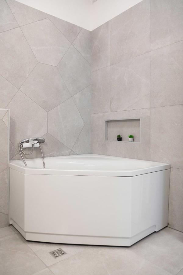 Appartement Design Triplex In The City Center With A Balcony à Zagreb Extérieur photo