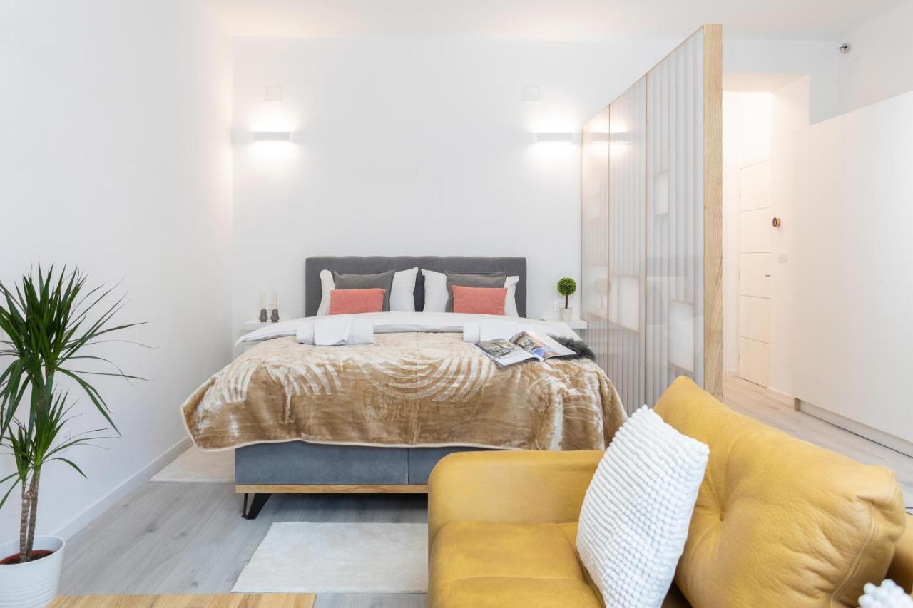 Appartement Design Triplex In The City Center With A Balcony à Zagreb Extérieur photo